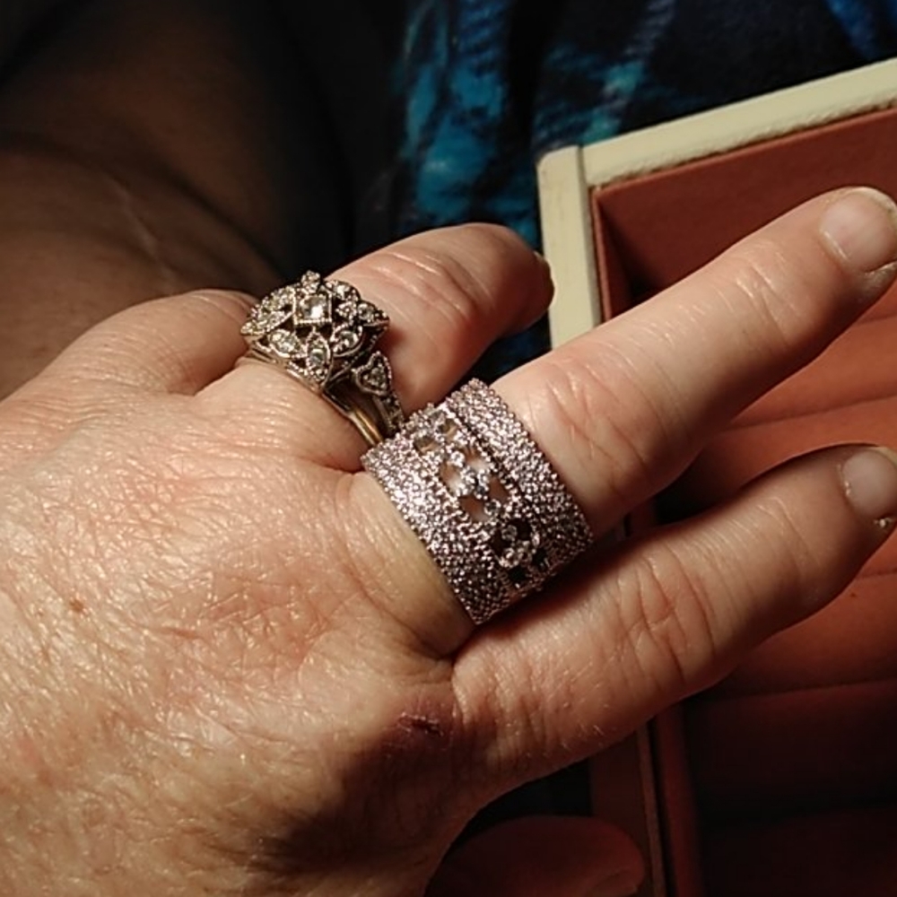 Ring - Picture 2 of 4